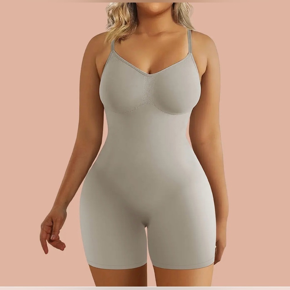 SHAPERX Women's Seamless Sculpting Mid Thigh Body Shaper in Grey Size XXS/XS NWT
